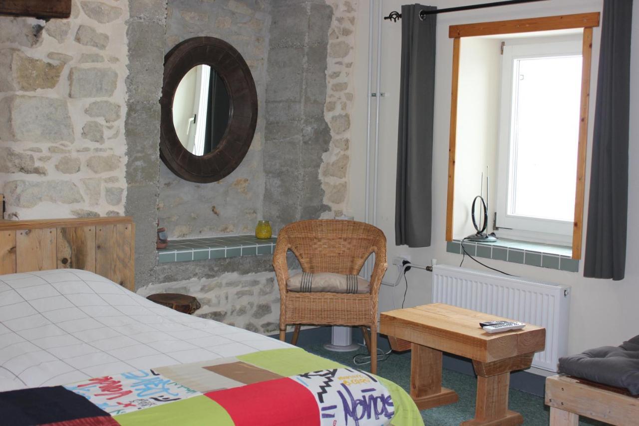 Maison Le Barrage Saint-Gervais-dʼAuvergne Kültér fotó