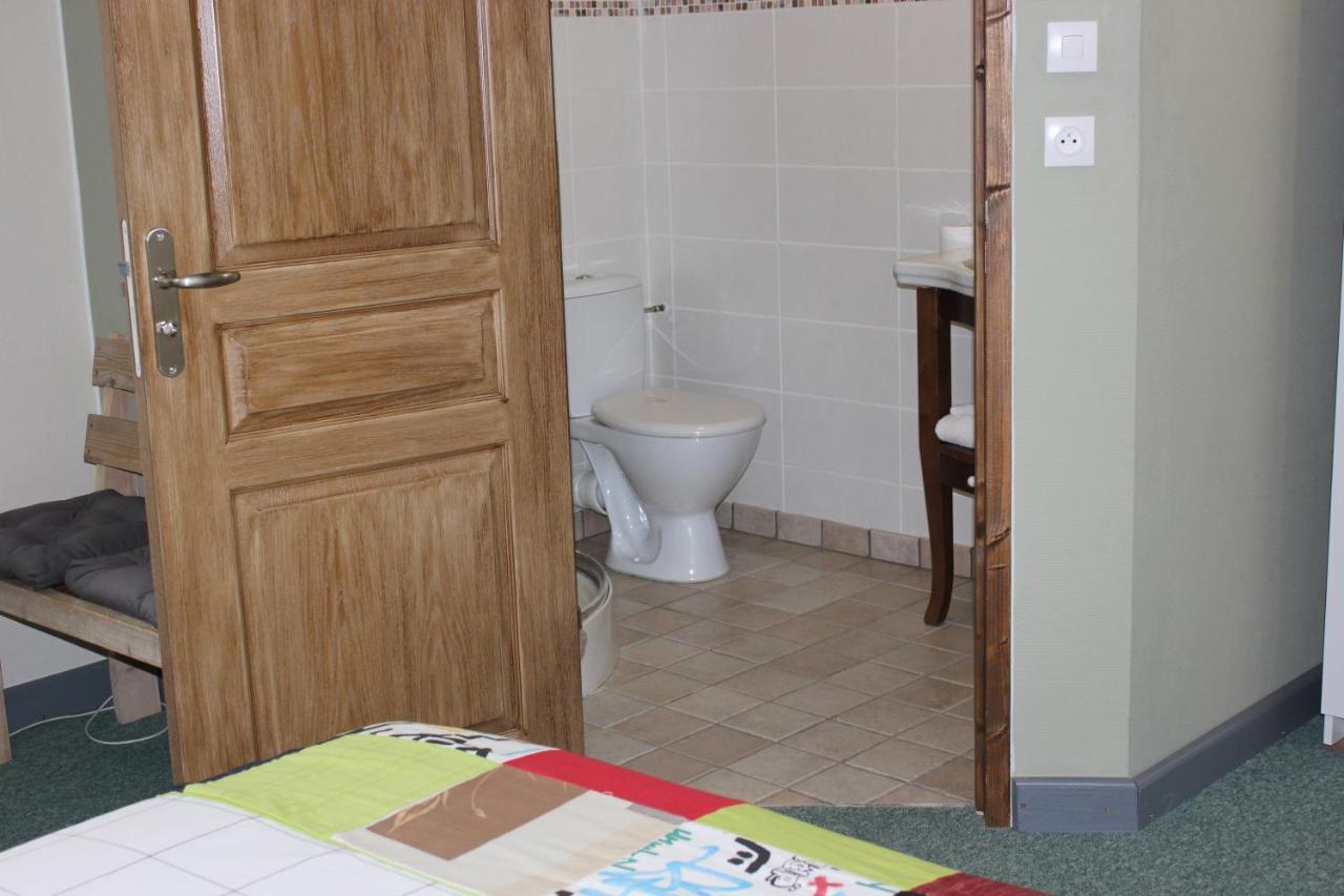 Maison Le Barrage Saint-Gervais-dʼAuvergne Kültér fotó