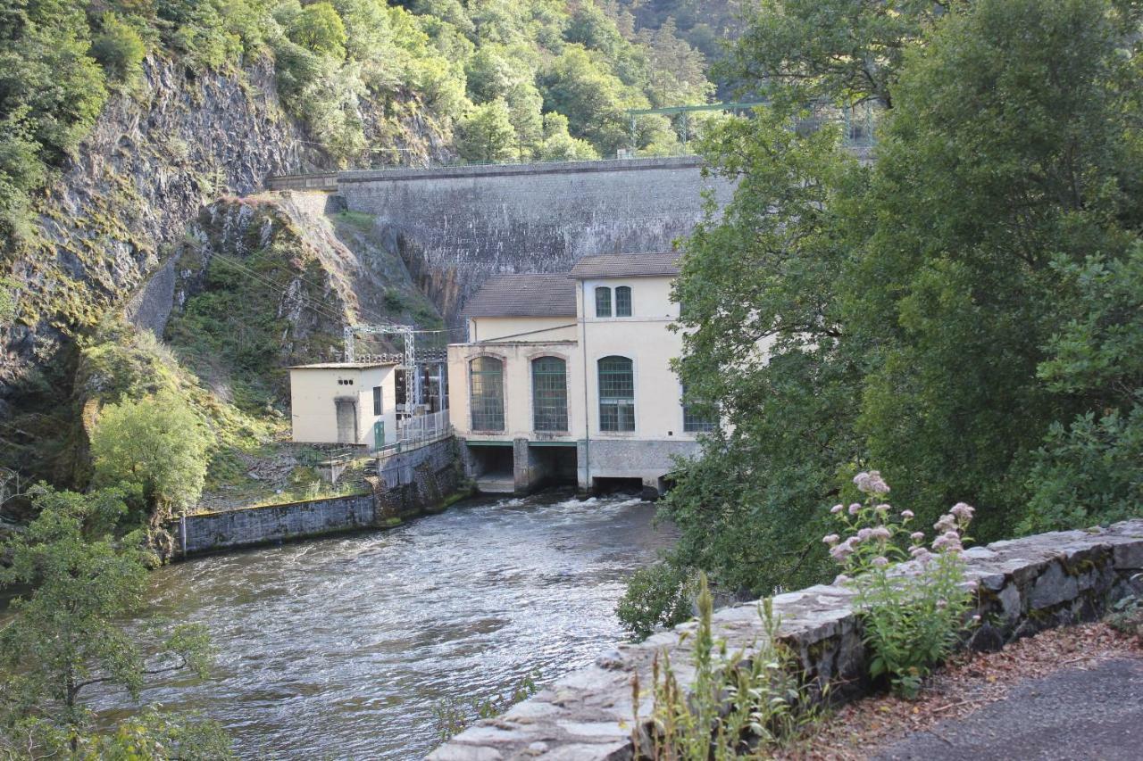 Maison Le Barrage Saint-Gervais-dʼAuvergne Kültér fotó